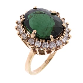 14K GOLD 9.5 CT. GREEN TOURMALINE & DIAMOND RING.
