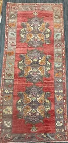 VINTAGE ORIENTAL HALL RUG, OUSHAK.