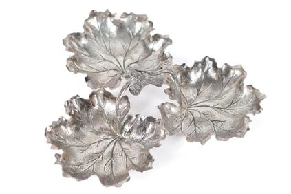 BUCCELLATI STERLING LEAF DISH.