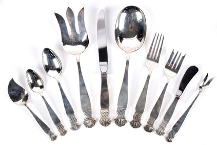 OLD NEWBURY CRAFTERS GRENADA STERLING FLATWARE.