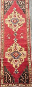 VINTAGE ORIENTAL HALL RUNNER RUG.
