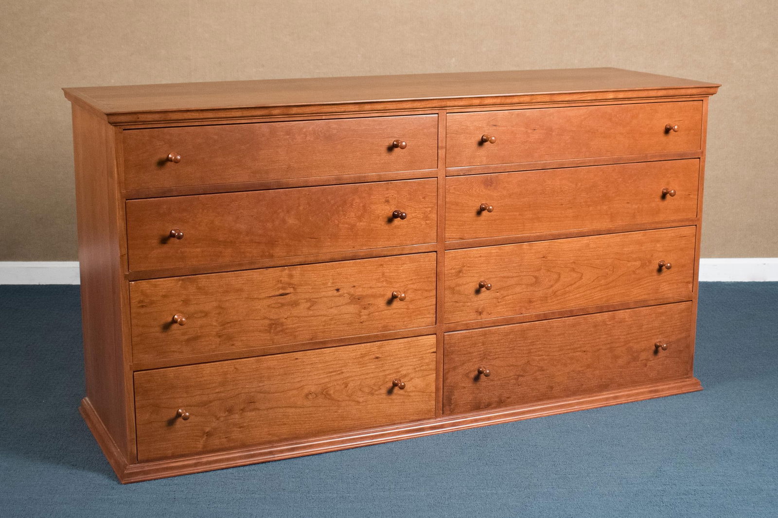 THOMAS MOSER CHERRY EIGHT DRAWER CHEST. (1 of 14)