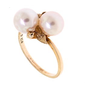 VINTAGE 14K YELLOW GOLD TWIN PEARL RING.