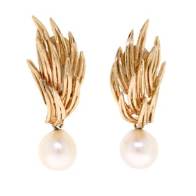 VINTAGE 14K GOLD PEARL DROP EARRINGS.