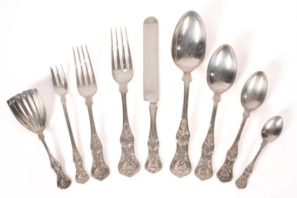ANTIQUE STERLING SILVER FLATWARE SET.