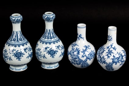 TWO PAIRS OF 20TH C. CHINESE PORCELAIN VASES.