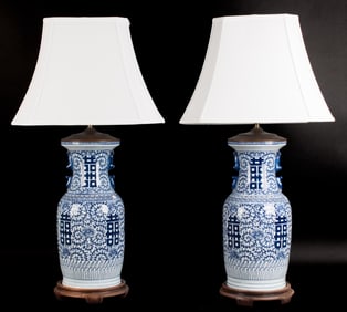 PR. 20TH C. CHINESE BLUE AND WHITE PORCELAIN LAMPS.