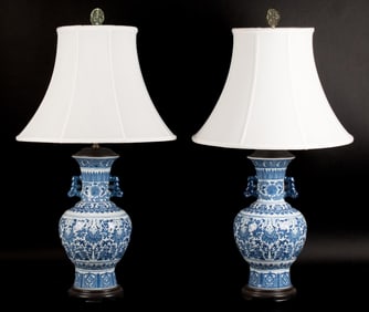 PR. 20TH C. CHINESE BLUE AND WHITE PORCELAIN LAMPS.