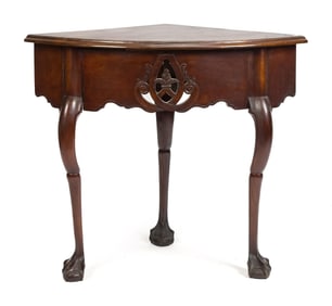 18TH C. PORTUGUESE CHIPPENDALE CORNER TABLE.