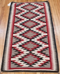VINTAGE 20TH C. NATIVE AMERICAN WOOL RUG.