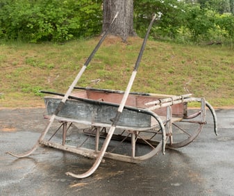 ANTIQUE HORSE DRAWN SLEIGH/PUNG.