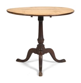 18TH C. AMERICAN QUEEN ANNE TILT TOP TEA TABLE.