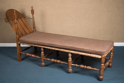 WALLACE NUTTING STYLE DAY BED.