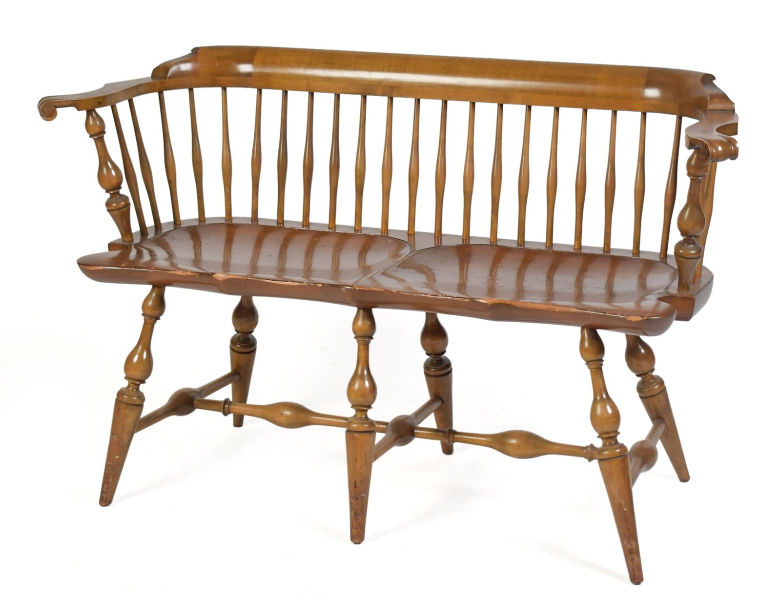 WALLACE NUTTING WINDSOR STYLE LOW BACK SETTEE. (1 of 11)