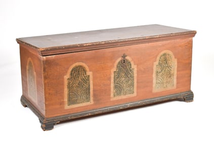 18TH C. AMERICAN PAINTED BLANKET BOX.