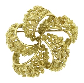 TIFFANY & CO. MID-CENTURY 18K GOLD BROOCH.