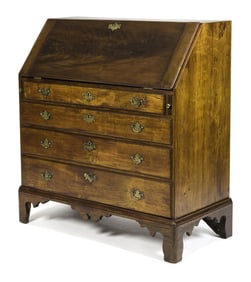 18TH C. BOSTON WALNUT SLANT LID DESK.