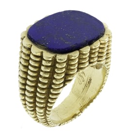 VINTAGE 18K GOLD BLUE LAPIS BASKETWEAVE RING.
