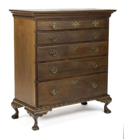 18TH C. DUNLAP SCHOOL FIVE DRAWER CHEST.