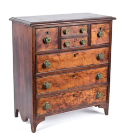 ANTIQUE FEDERAL CHILDS SIZE CHEST.