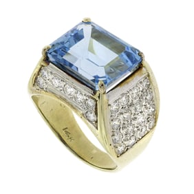 14K GOLD BLUE TOPAZ & DIAMOND RING.