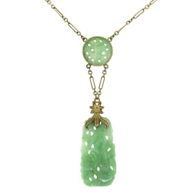 VINTAGE 14K GOLD CHINESE CARVED JADE NECKLACE.