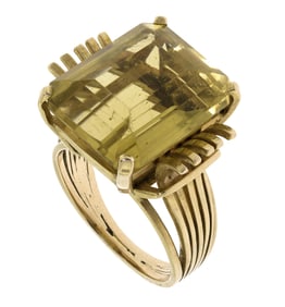 VINTAGE 18K GOLD CITRINE RING.