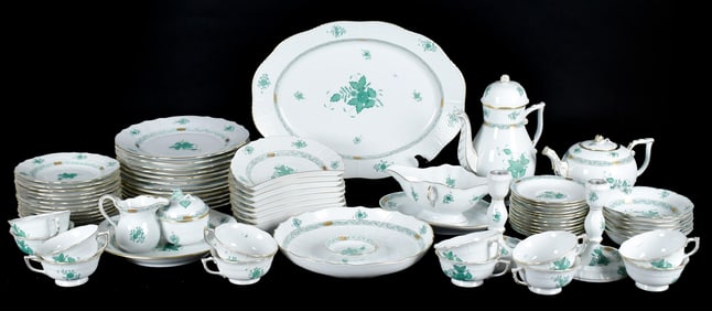 SET OF HEREND GREEN CHINESE BOUQUET, 73 PCS.