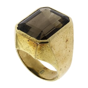 VINTAGE 18K GOLD SMOKY QUARTZ RING.