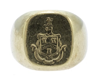 MEN'S 14K YELLOW GOLD SEAL RING.
