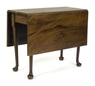 18TH C. QUEEN ANNE MAHOGANY DROP LEAF TABLE.