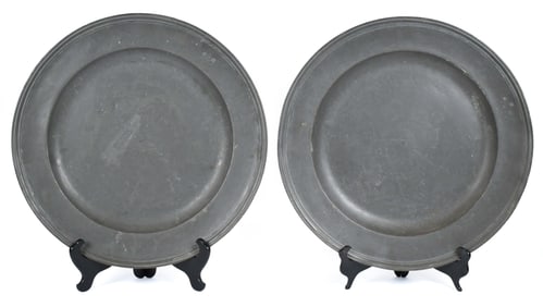 TWO 17TH C.  PEWTER CHARGERS.