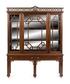 BERKEY & GAY CHINESE CHIPPENDALE STYLE CHINA CABINET.