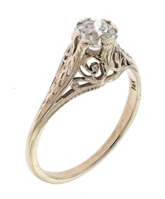 ANTIQUE 14K GOLD DIAMOND SOLITAIRE FILIGREE RING.