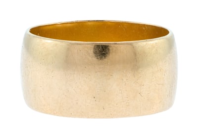 14K YELLOW GOLD WIDE WEDDING BAND.