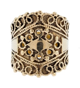 14K YELLOW GOLD WIDE ORNATE BAND.