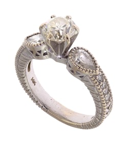 14K GOLD ENGRAVED DIAMOND ENGAGEMENT RING.
