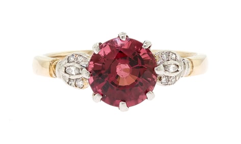 18K GOLD & PLATINUM PINK TOURMALINE & DIAMOND RING.