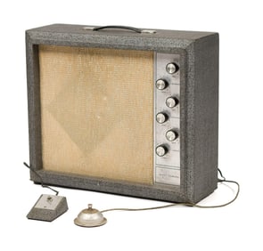 VINTAGE SEARS SILVERTONE 1482 TUBE AMPLIFIER.