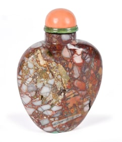 ANTIQUE CHINESE JASPER SNUFF BOTTLE.