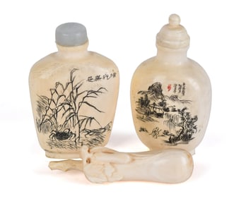 THREE ANTIQUE CHINESE CARVED BONE SCUFF BOTTLES.