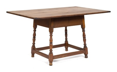 18TH C. SPLAY LEG TAVERN TABLE.