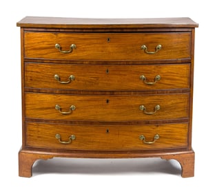 18TH C. CHIPPENDALE MAHOGANY BOW FRONT CHEST.