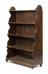 19TH C. SCALLOPED WALNUT PENNSYLVANIA DISPLAY SHELF.