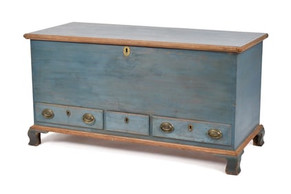 18TH C. BLUE PAINTED AMERICAN CHIPPENDALE DOWER BOX.