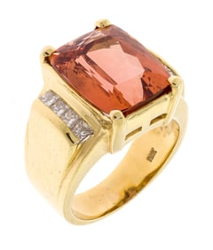 18K GOLD ORANGE TOURMALINE & DIAMOND RING.