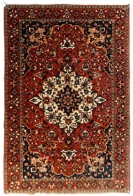VINTAGE ORIENTAL ROOM SIZE RUG.