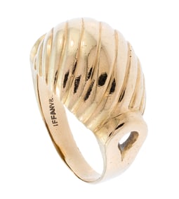 VINTAGE 14K GOLD TIFFANY & CO. DOME TOP RING.