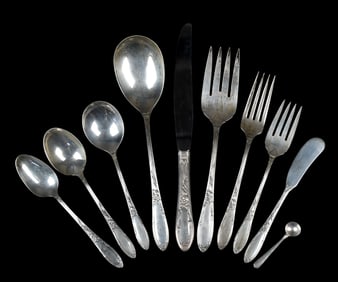 ONEIDA STERLING FLATWARE SET, VIRGINIAN PATTERN.