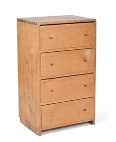 ANTIQUE DOVETAILED CHEST OF DRAWERS.